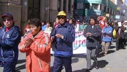 Paro general y protestas por ley petrolera en Bolivia